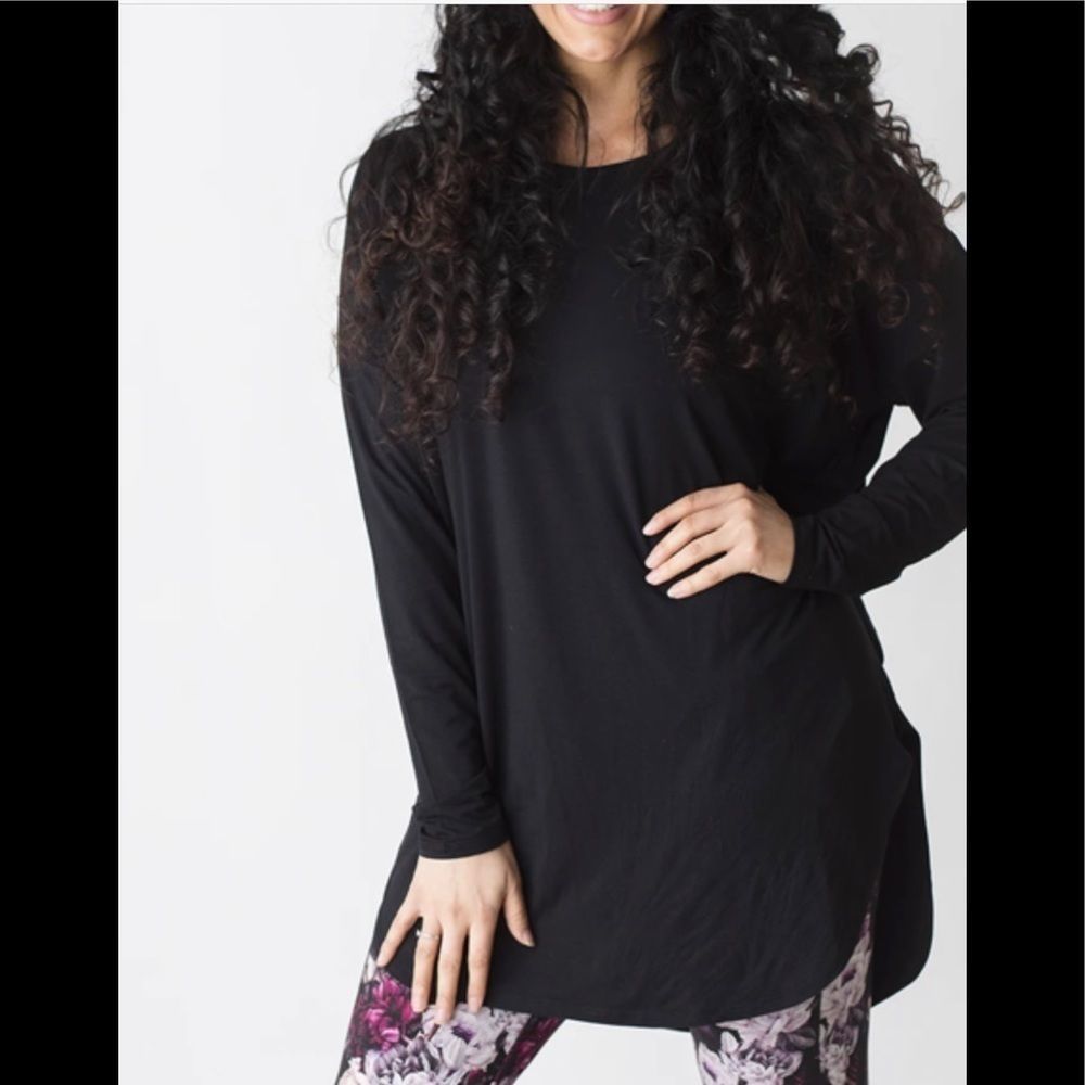 🆕 Little Bum Bums Solid Black Mama Shirt